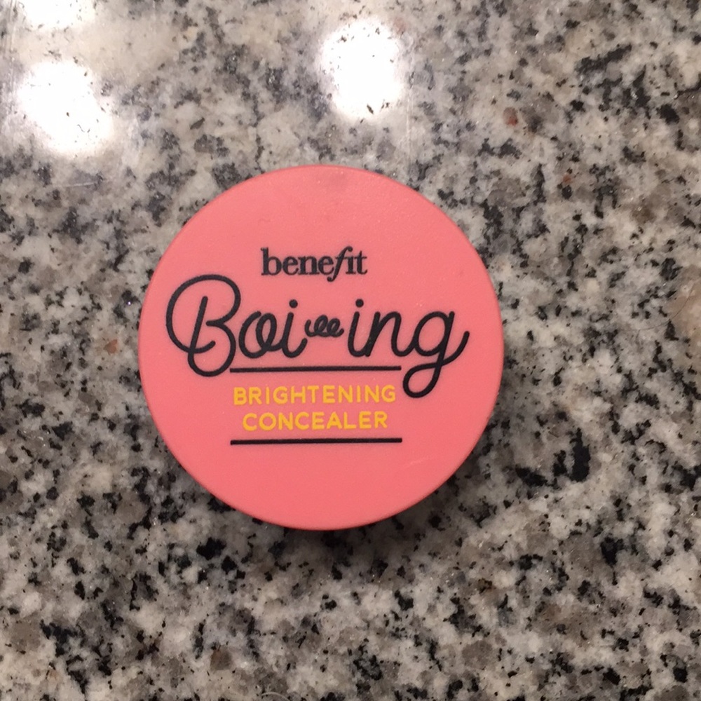 Benefit Boing Brightening Concealer